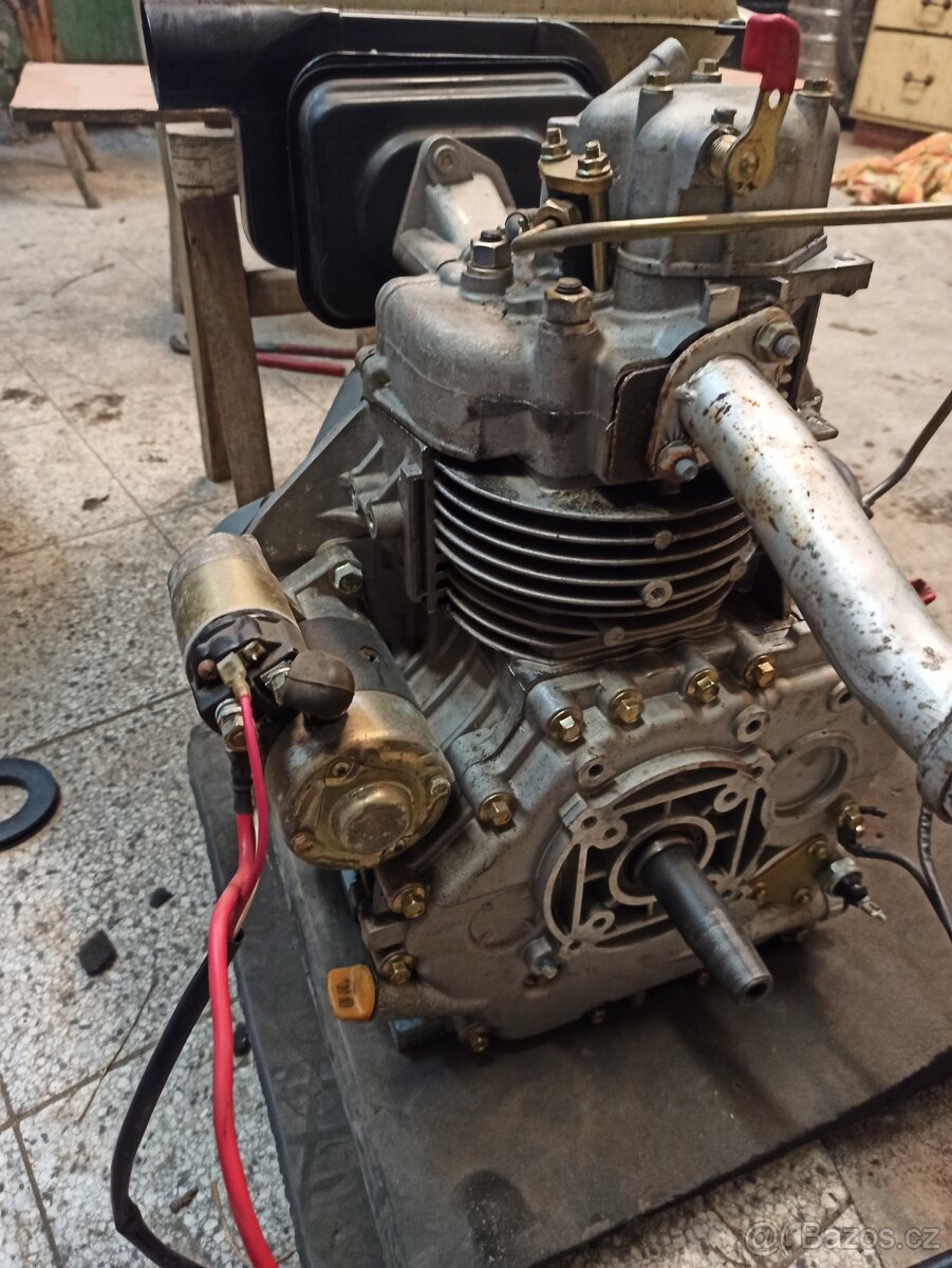Motor z centrály