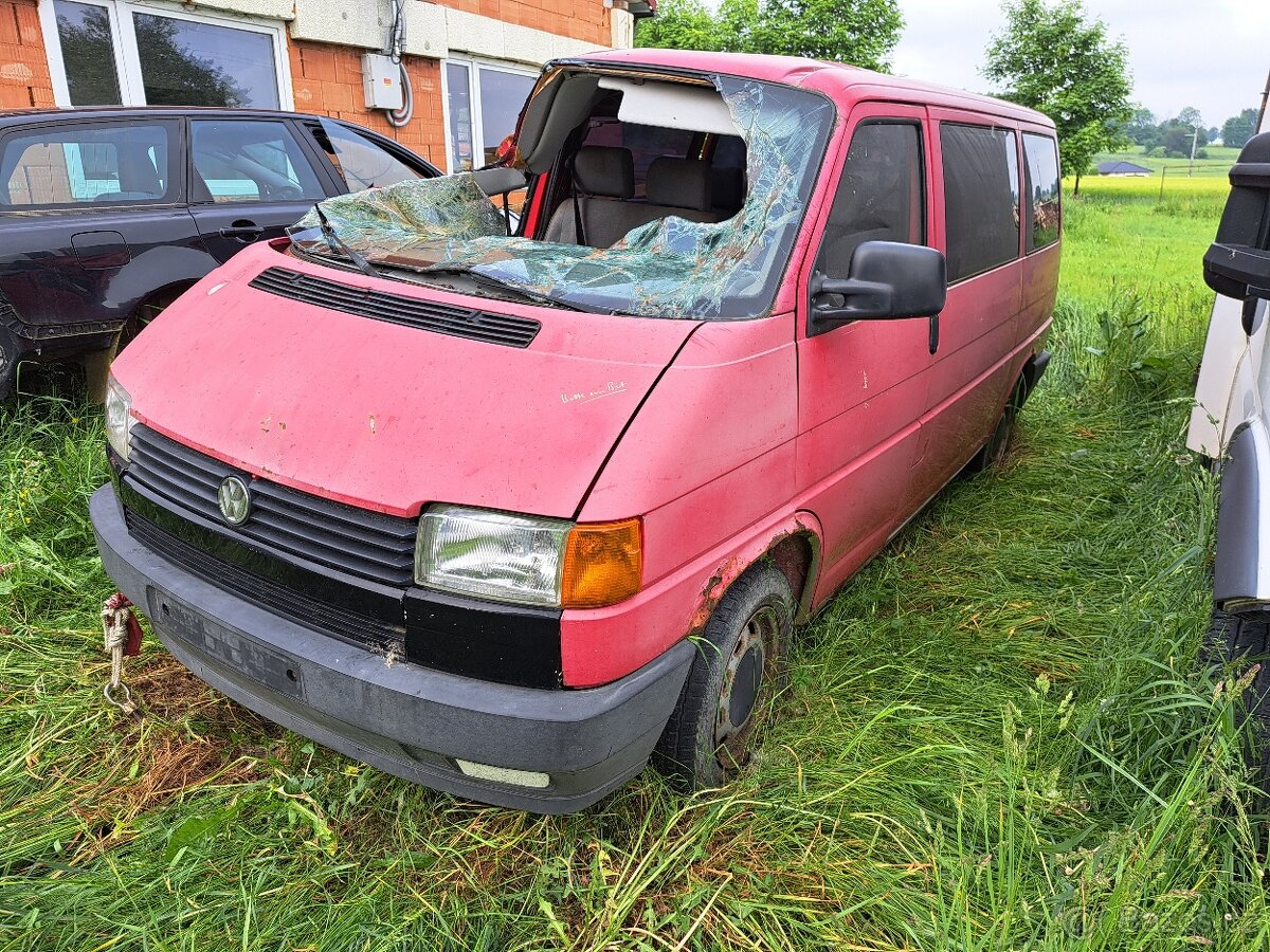 VW Transporter 2,4 D náhradní díly T4 BUS