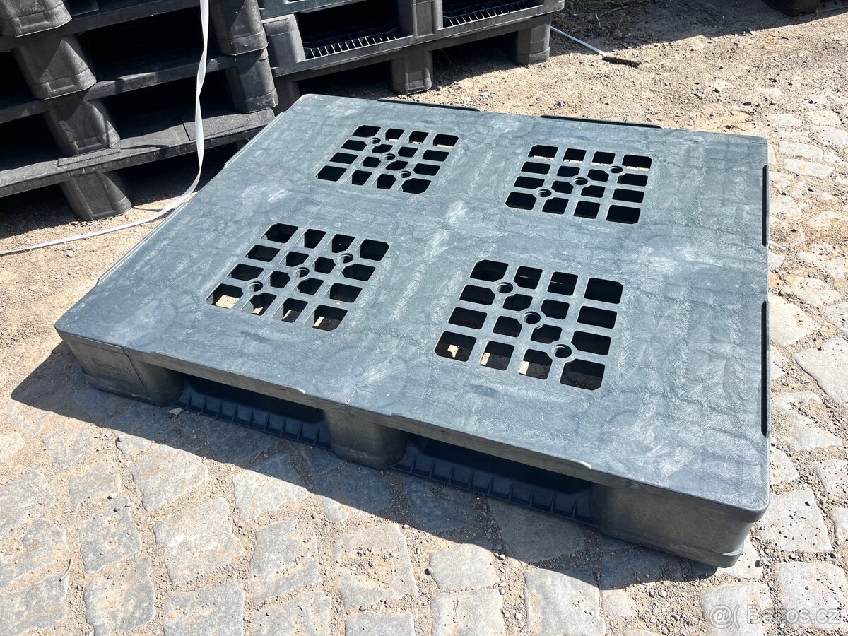 Plastová paleta PEVNOSTNÍ 120x100 - PERFOROVANÁ