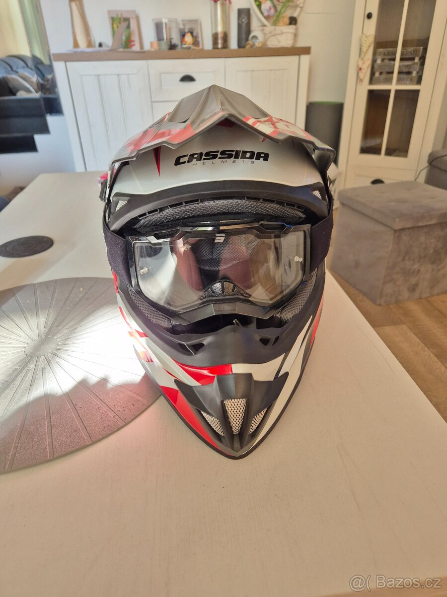 Motocrosová helma