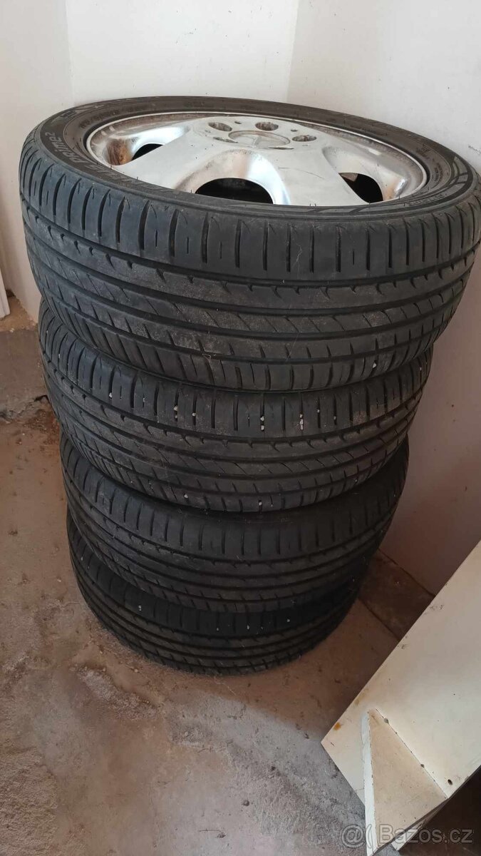 Pneu Mercedes