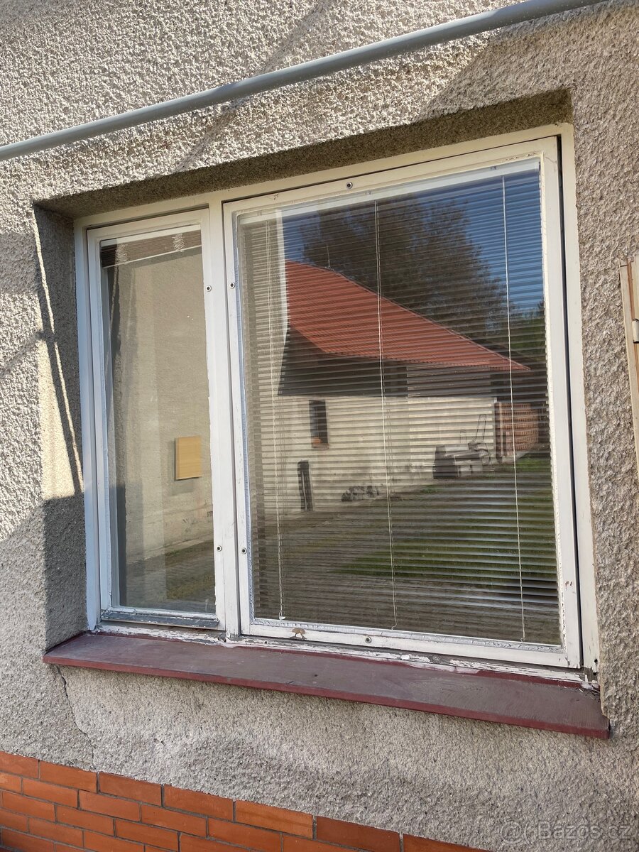 Okna z probíhající rekonstrukce