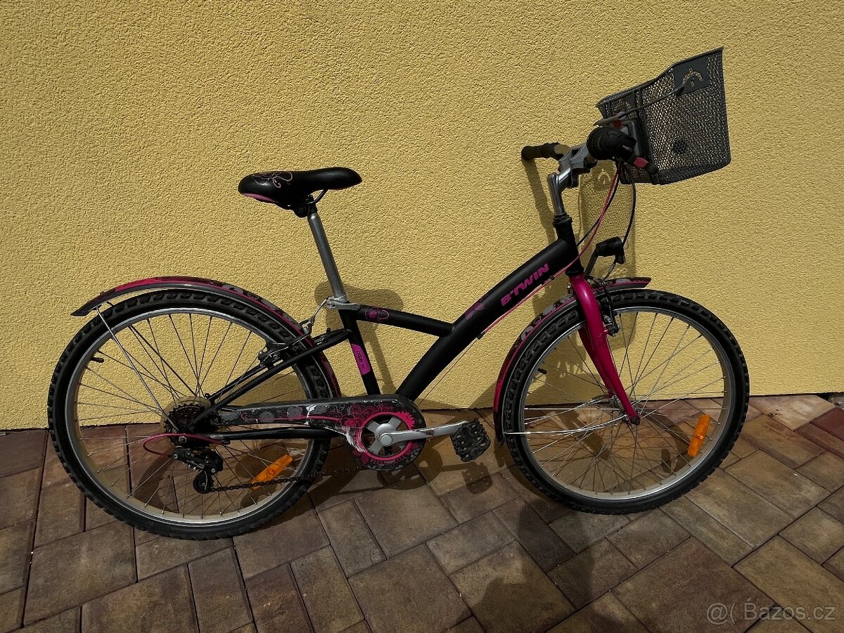 Divci kolo 6-12 let