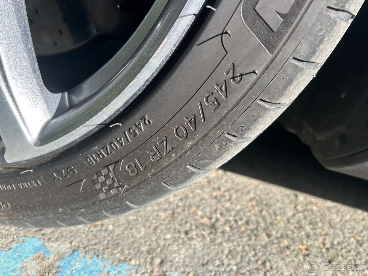 Michelin Pilot Sport 4 245/40/18
