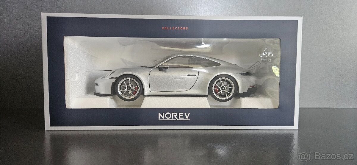 Norev Porsche 911 992 GT3 Touring 2021