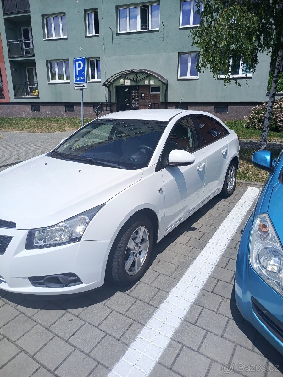 Chevrolet Cruze 1.8 104 kW rok 2011 2 majitel