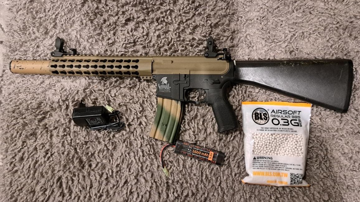 Airsoft M4 Lancer Tactical – Kompletní set po servisu