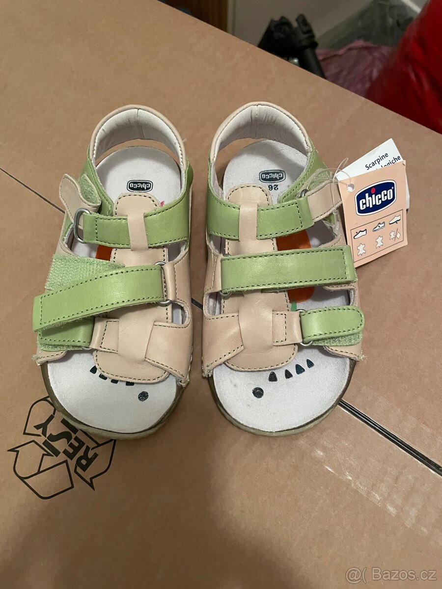 Dětské kožené sandály Chicco. nové. vel.26