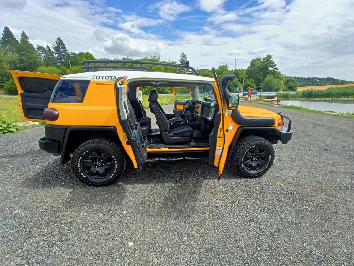 TOYOTA FJ LAND CRUISER 4,0 V6 4x4 LPG 110 000 KM 1 Majitel