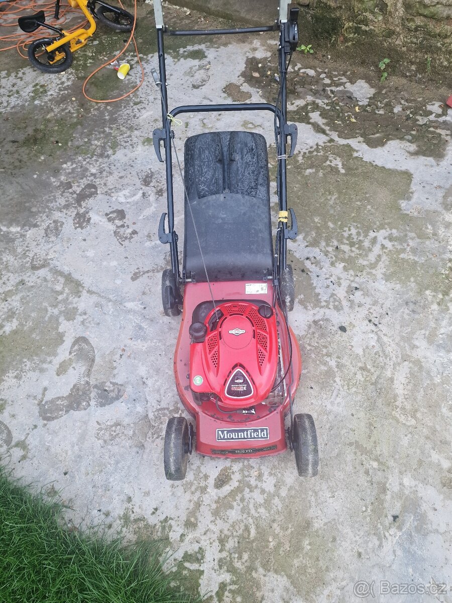 Sekačka na travu ,  Mountfield 4820 HP