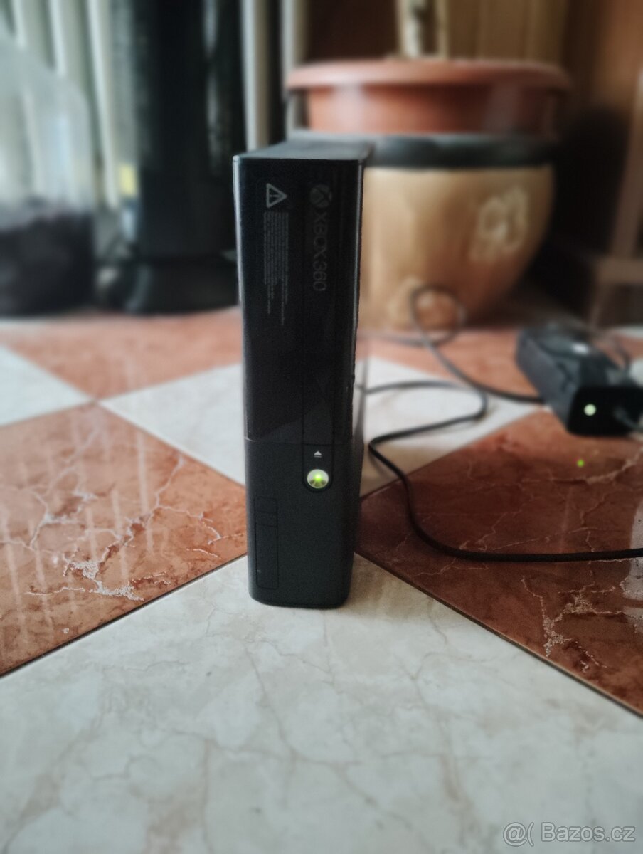 Prodám Xbox 360e