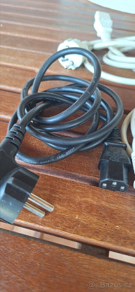 Kabely mix síťový, scart, zemnicí aj