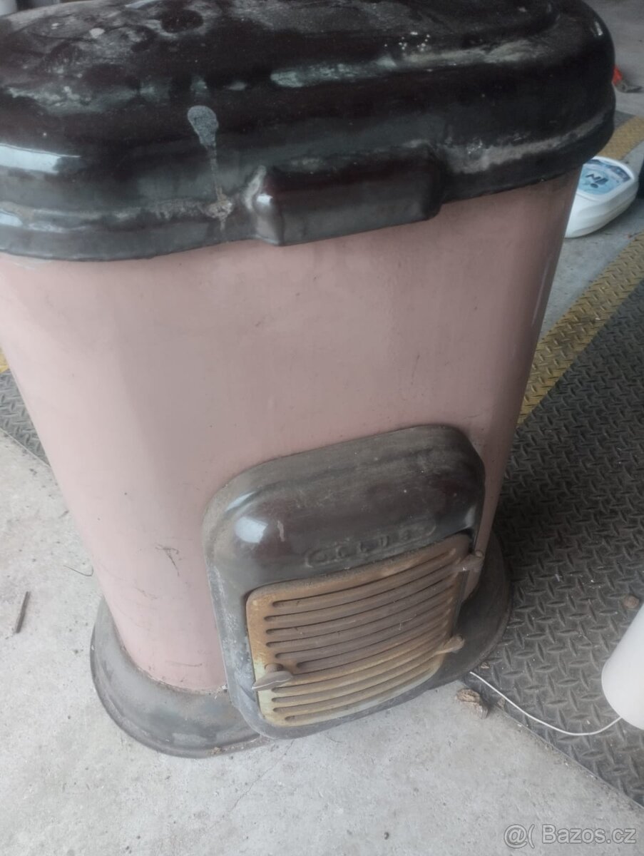 Pěkné zachovalé kamna club