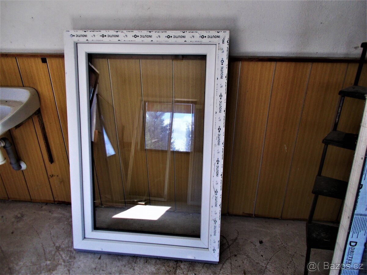 Plastové okno 90 x 119 cm , doprava