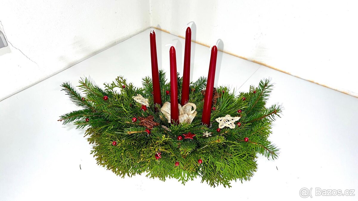 Adventní vánoční svícen - červený