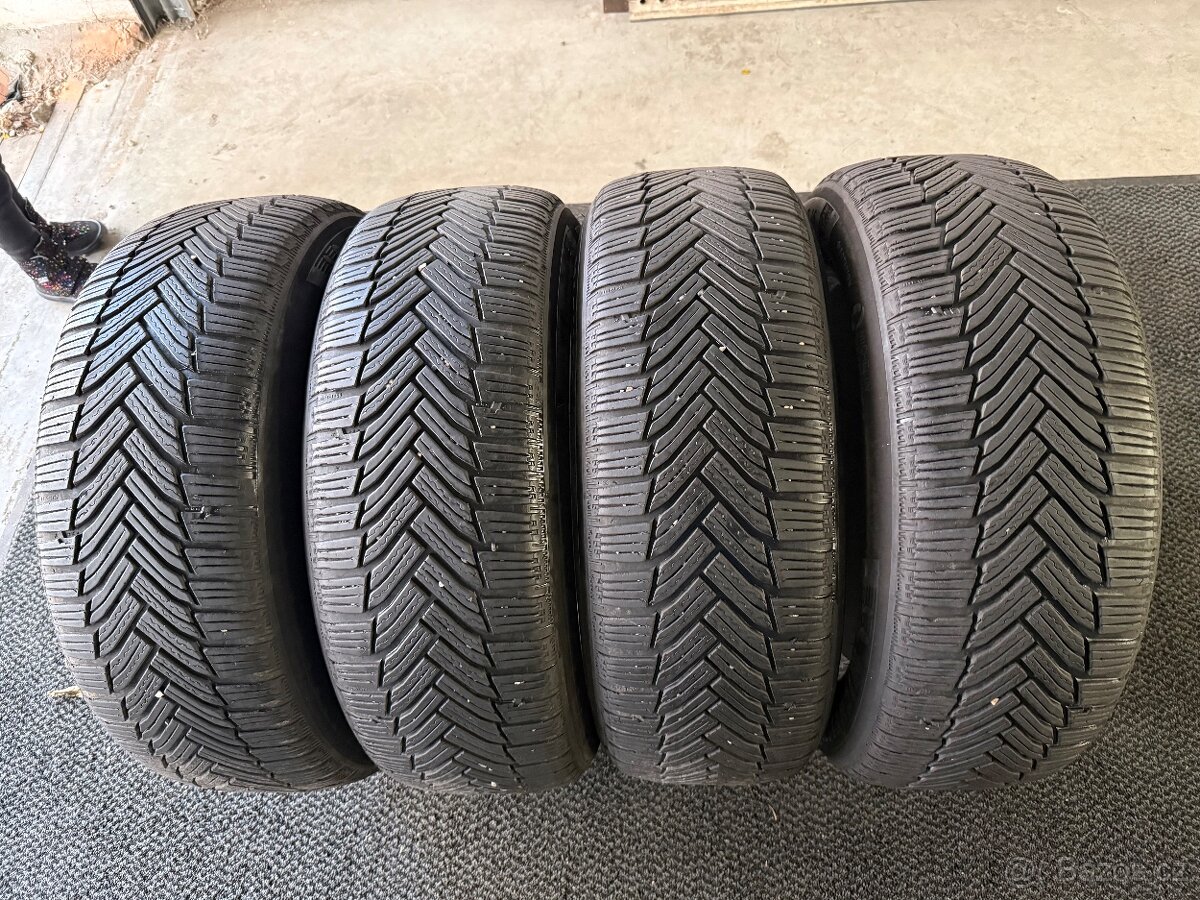 prodám zimní 205/60/16 Michelin