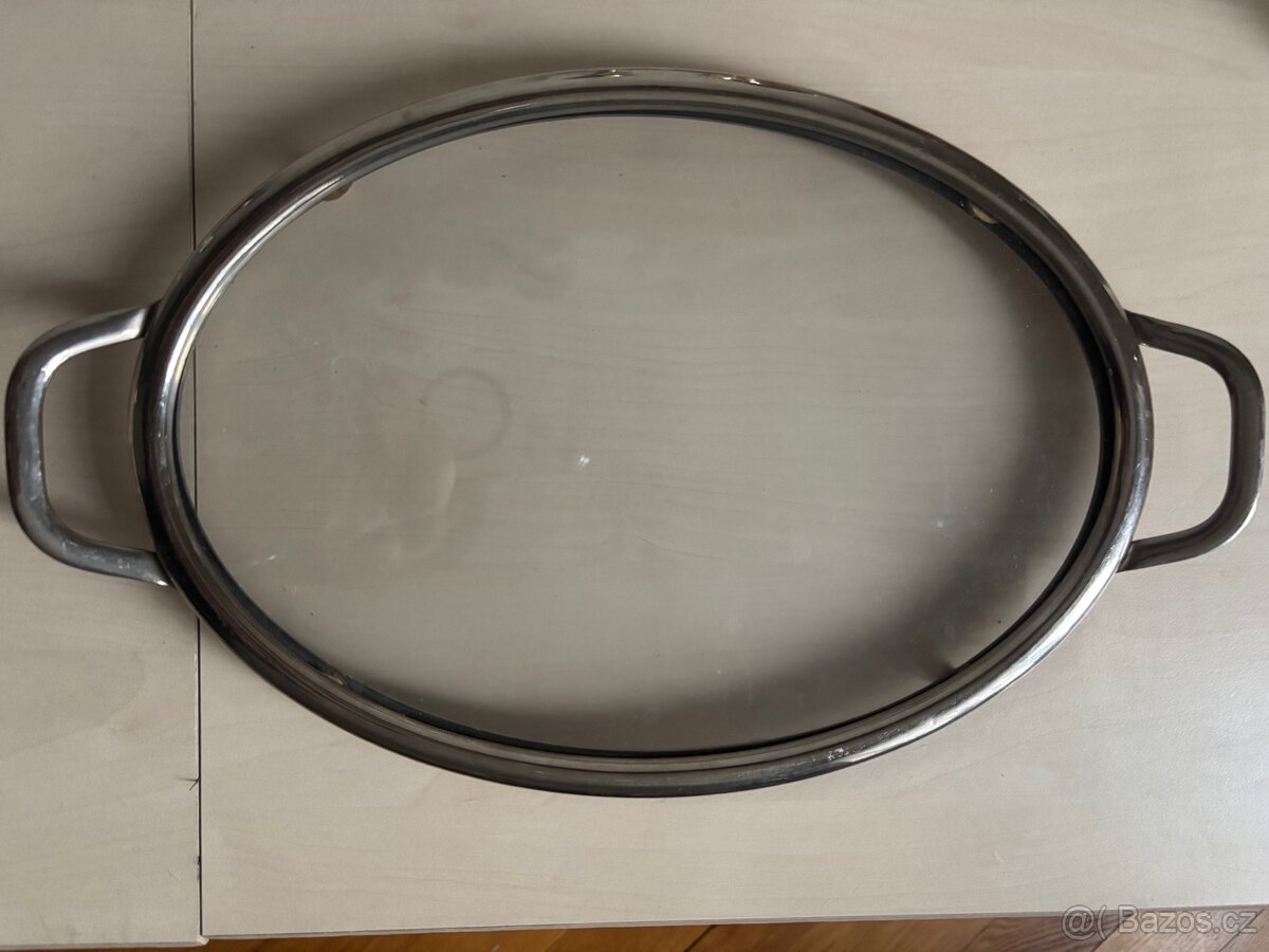 Starožitný skleněnny tác v kovové montáži