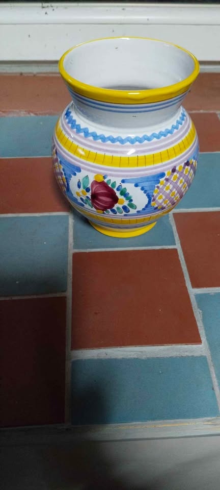 Malovaná porcelánová váza