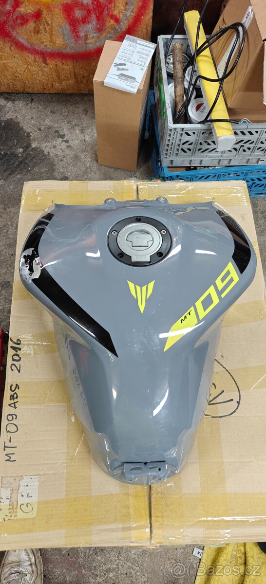 Nádrž yamaha