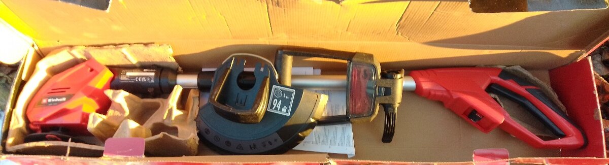 Einhell aku strunový vyžínač.