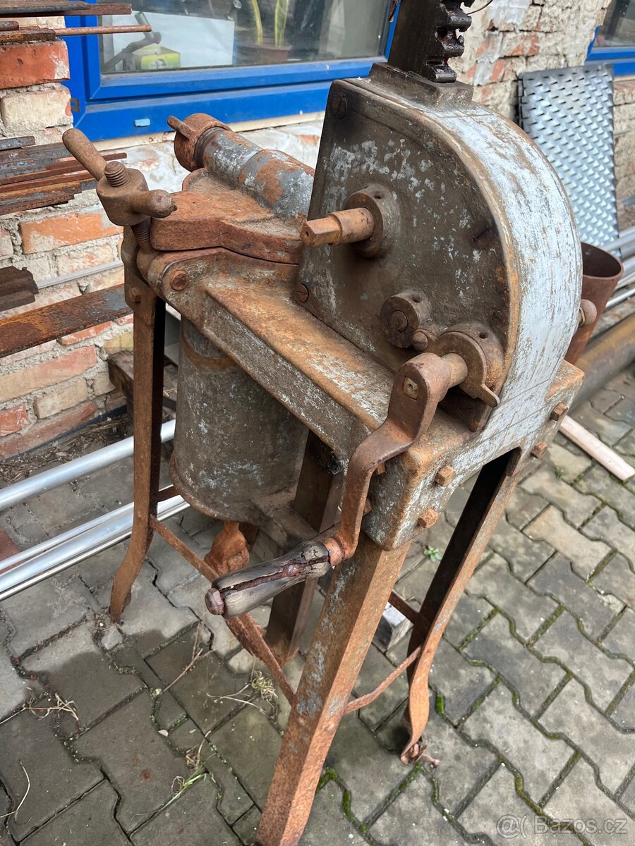 Narážka na klobásy.