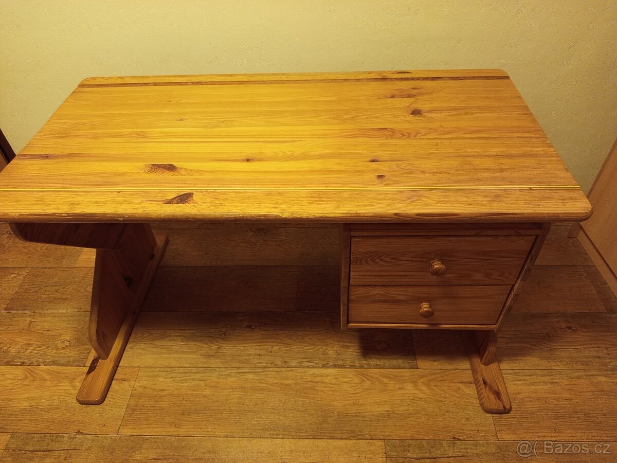 Rostoucí, polohovací stůl