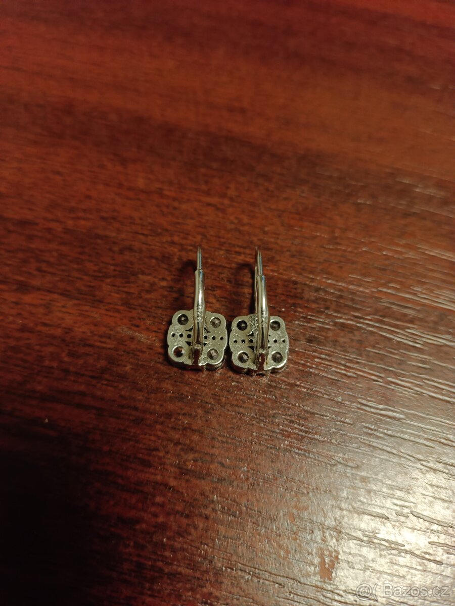 Stříbrné náušnice