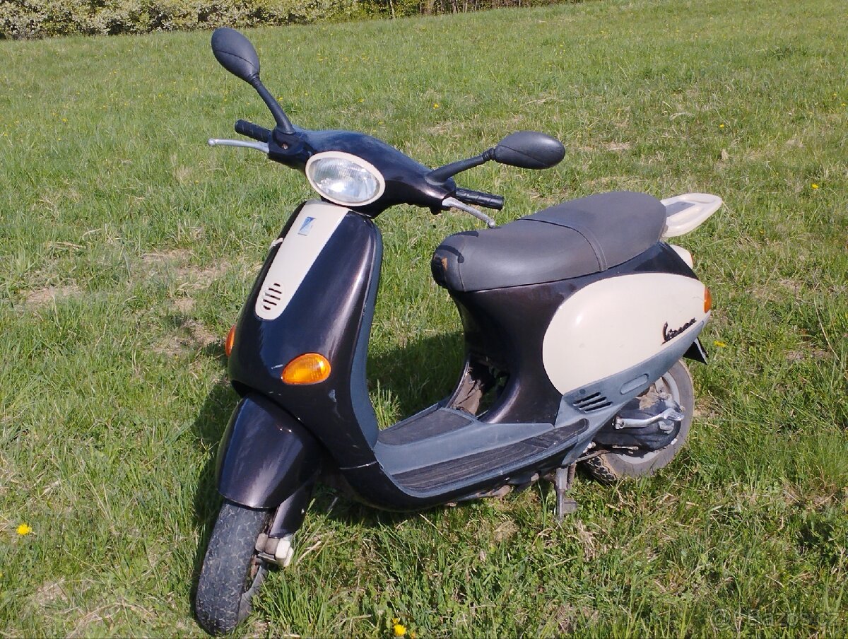 Skútr Piaggio Vespa ET2