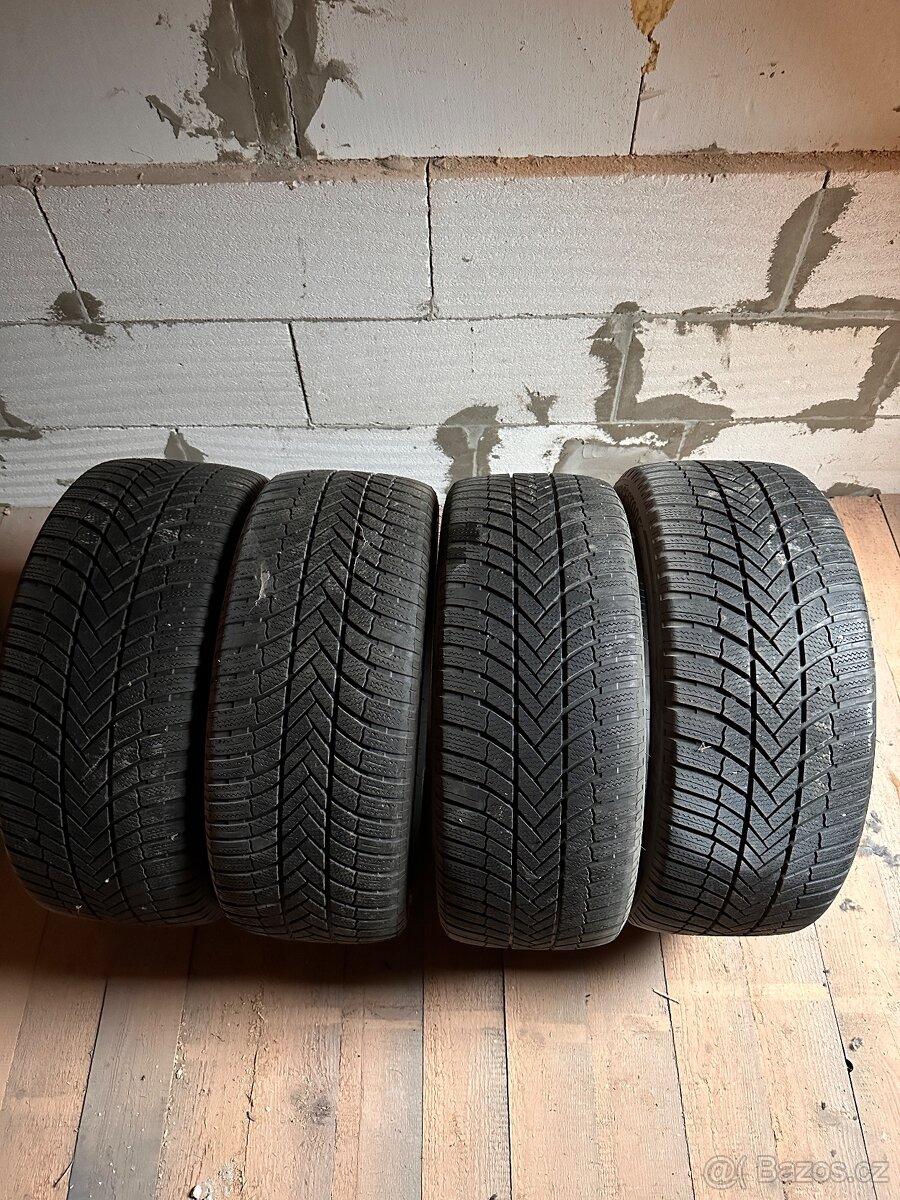 Zimní pneu 245/45R18 Bridgestone Blizzak