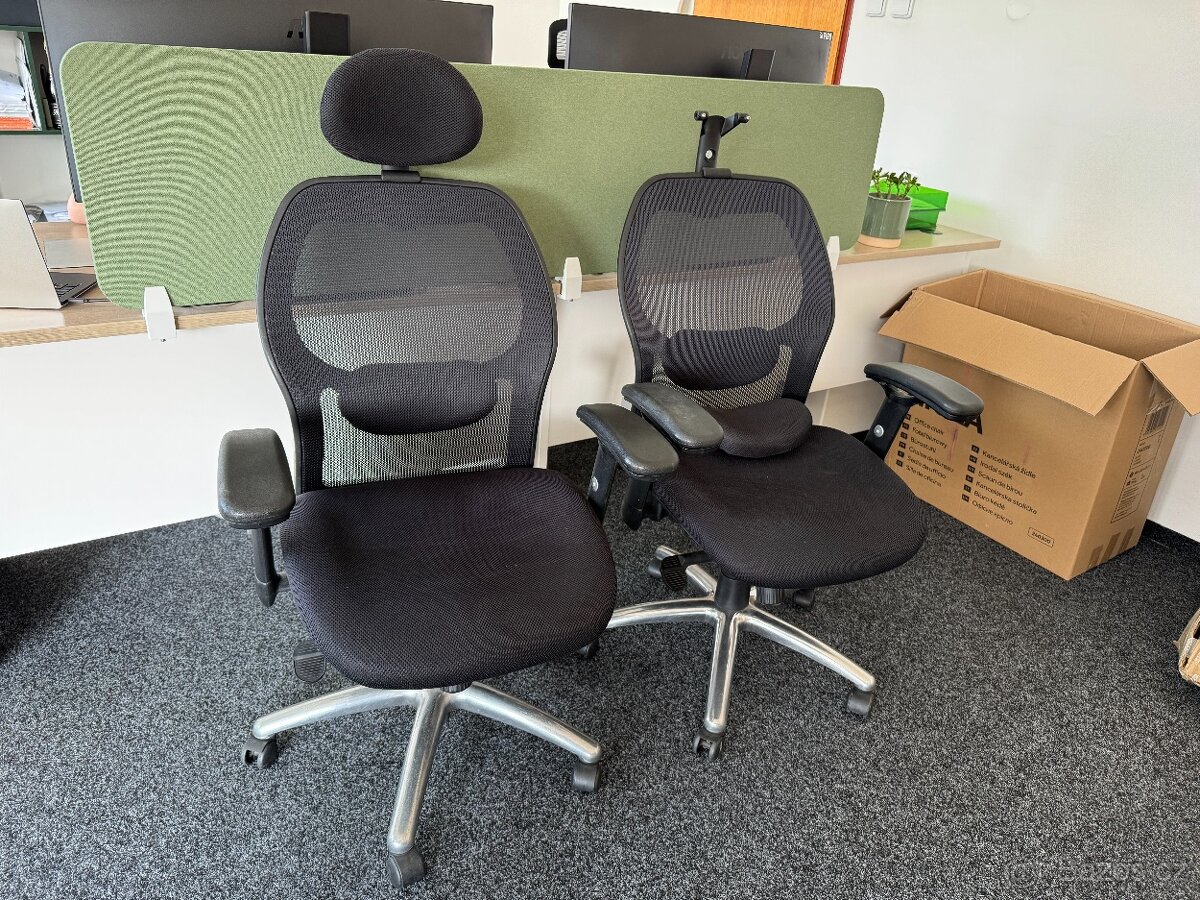 2x Kancelářské židle