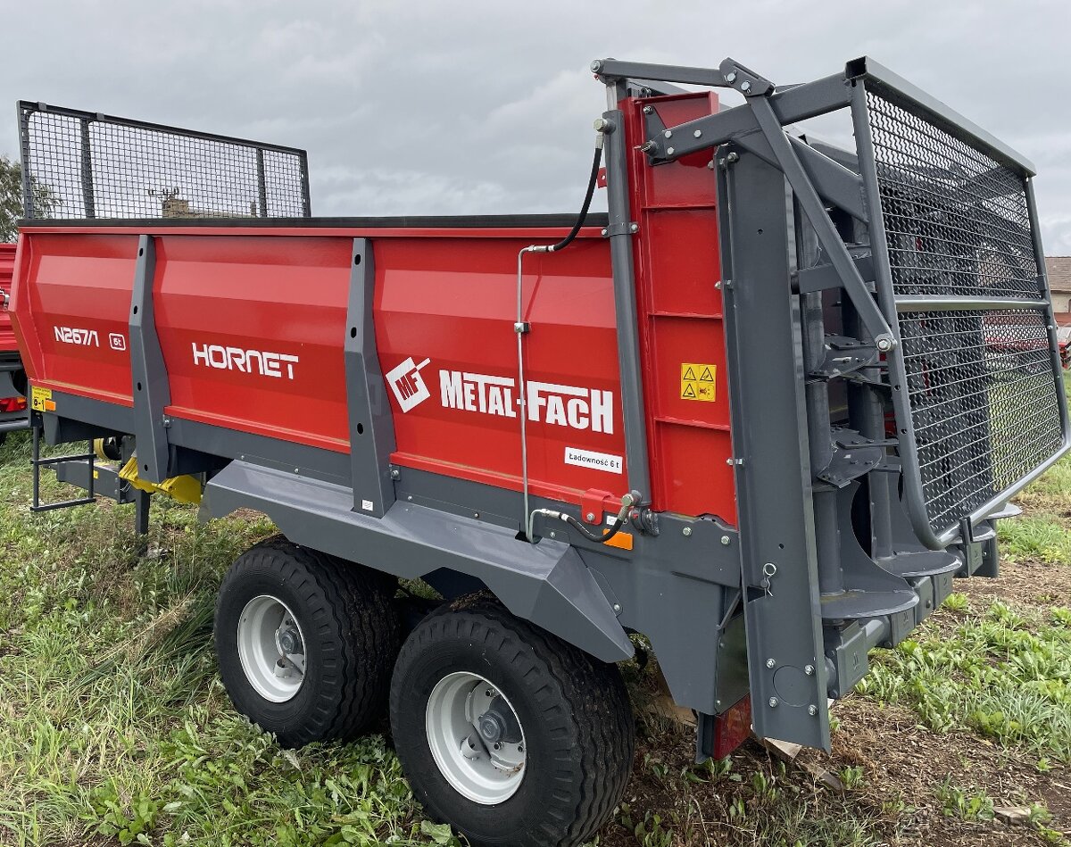 Rozmetadlo hnoje Metal-Fach 267/1 6t