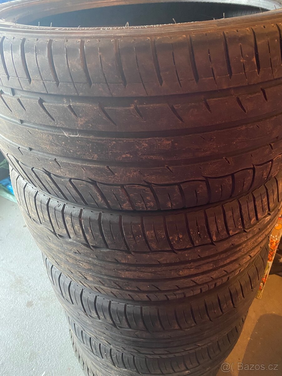 Pneu COMFORSER CF710 245/40 ZR18 97W