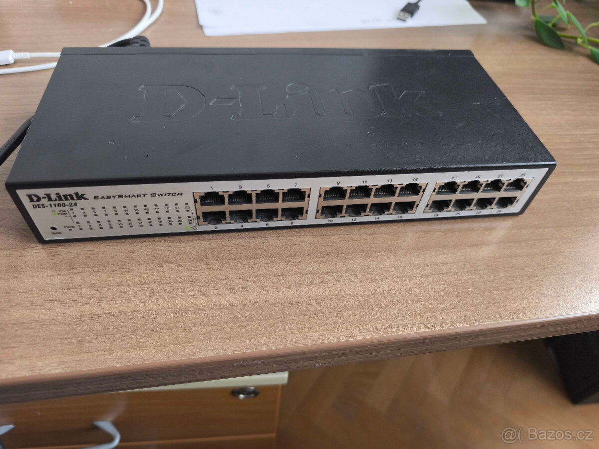 D-Link 10/100M 24 portovy switch
