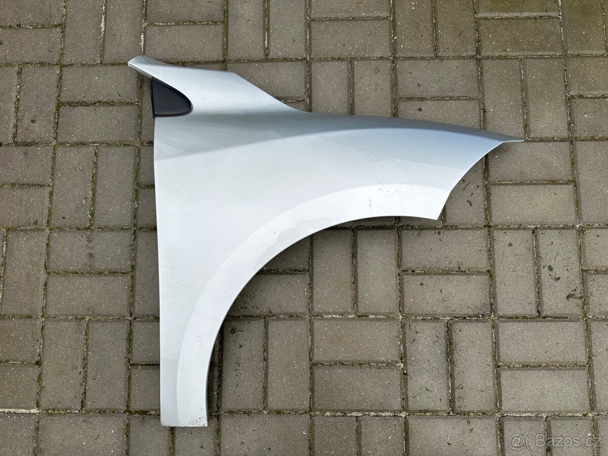 Renault Megane 3 pravý blatník.