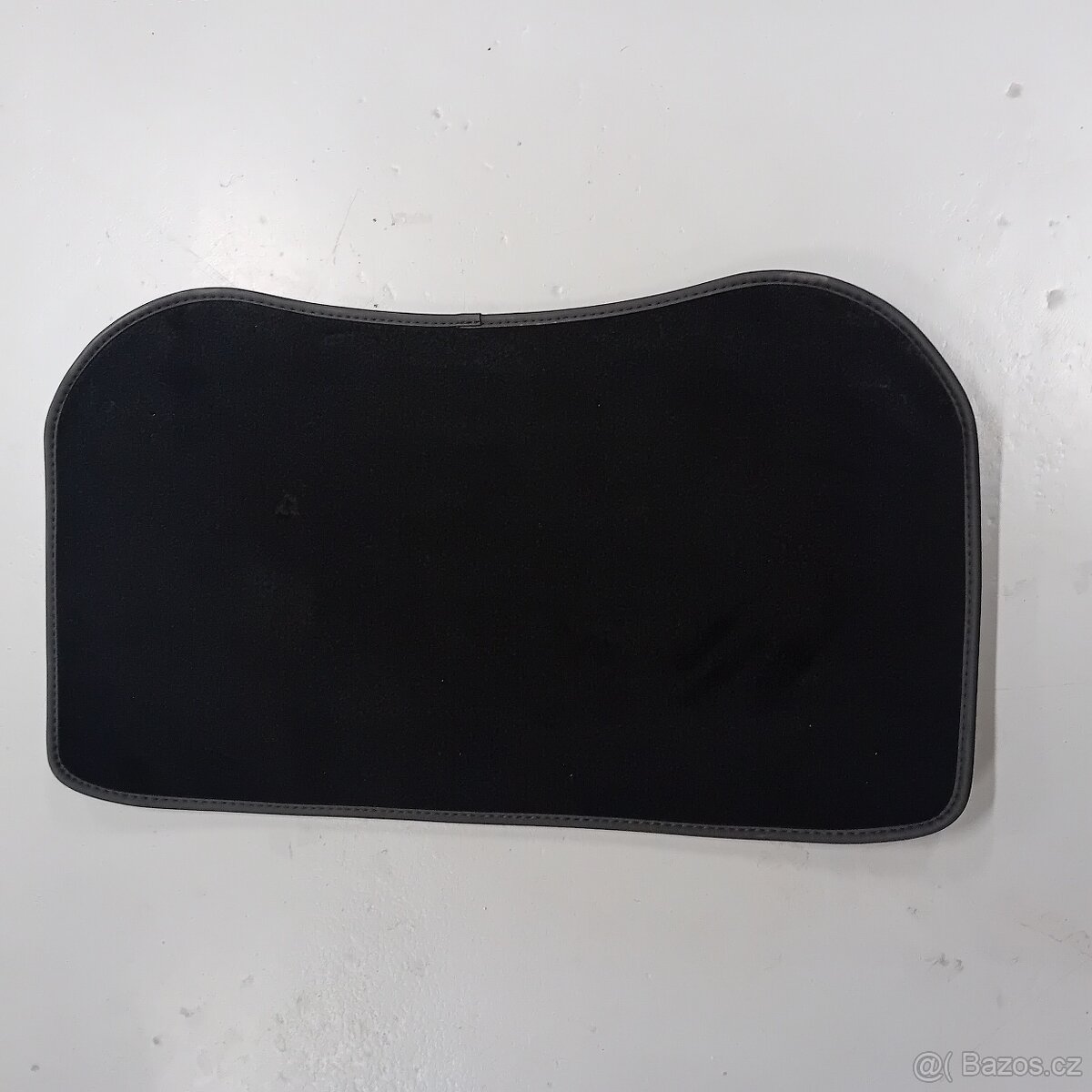 Tesla 3 koberec přední kufr.