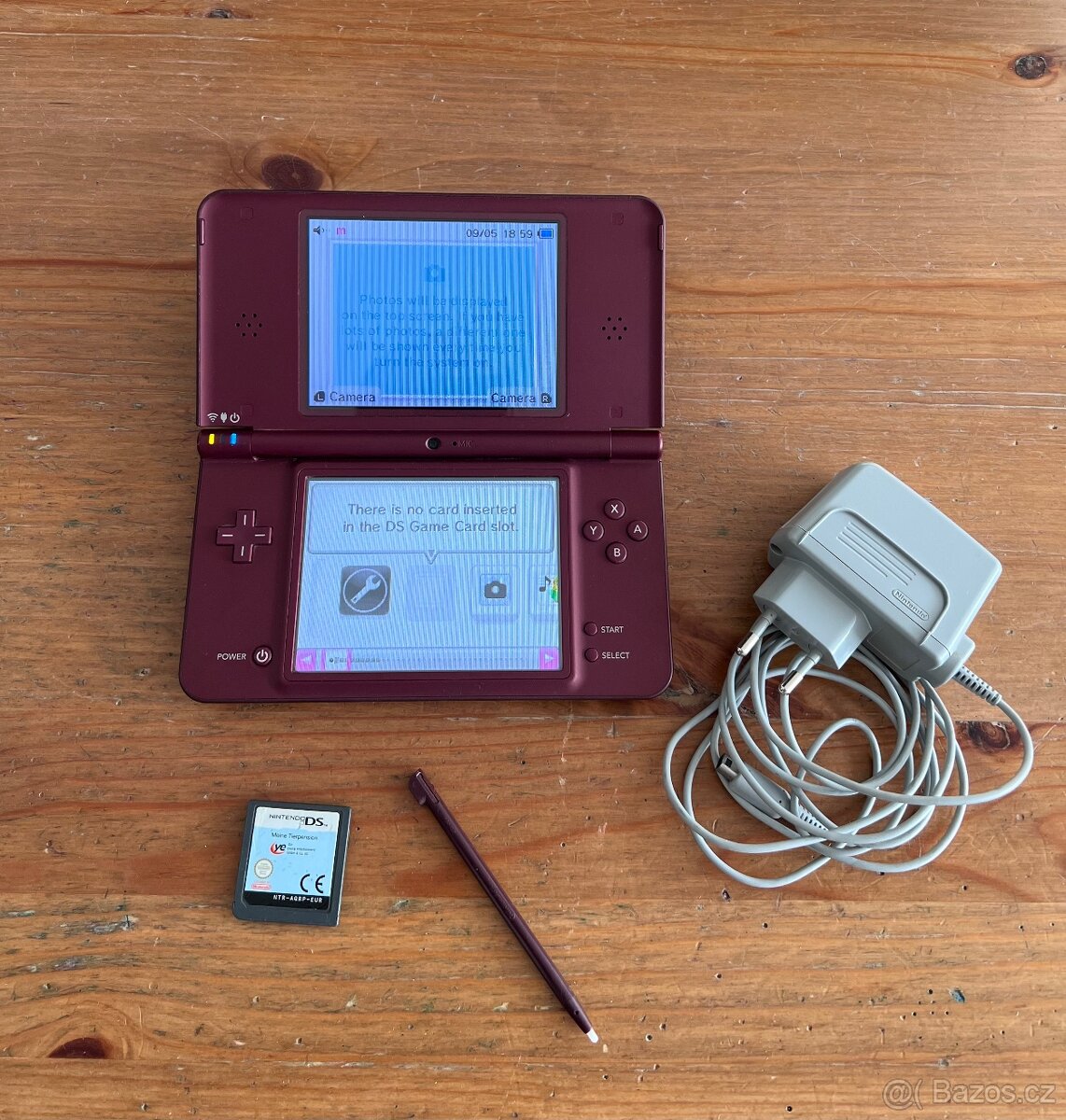 Nintendo DSi XL v Top stavu s příslušenstvím