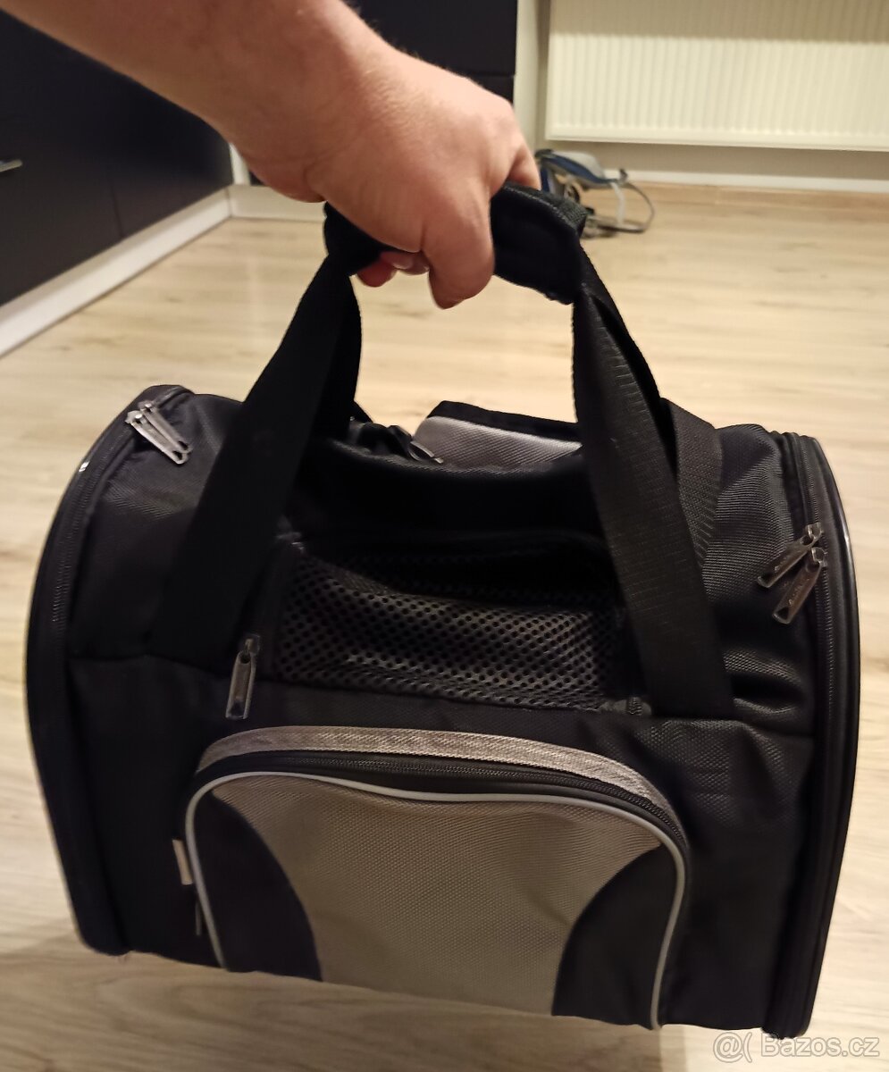 Taška na přepravu domácích zvířat