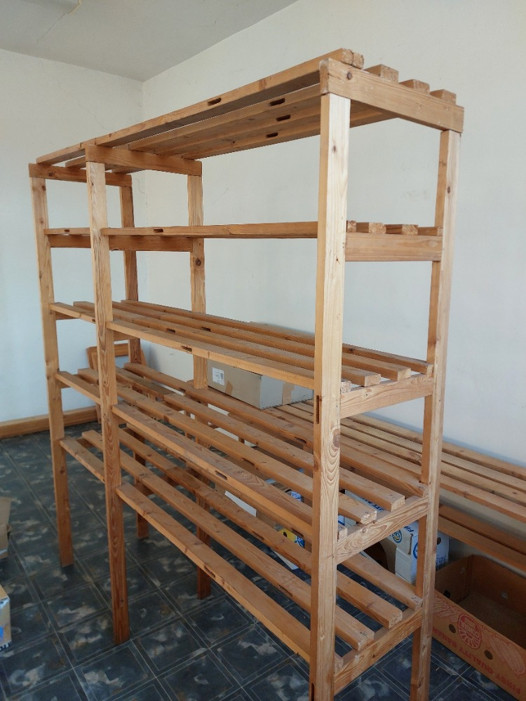 Dřevěný regál 2,1 x 1,95 x 0,5 m