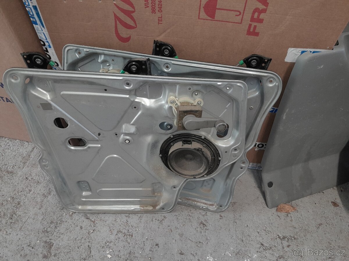 VW T5 stahovačky manualní p+L strana