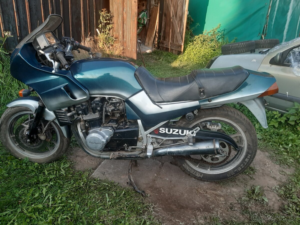 Suzuki GSX 400 katana