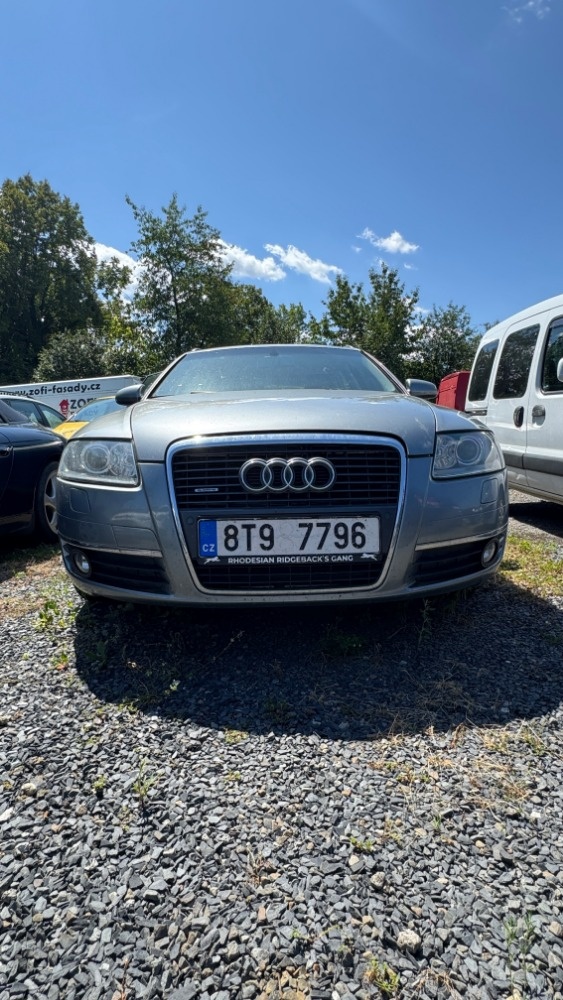 Audi A6 Avant automat, kůže max výbava poškozený motor