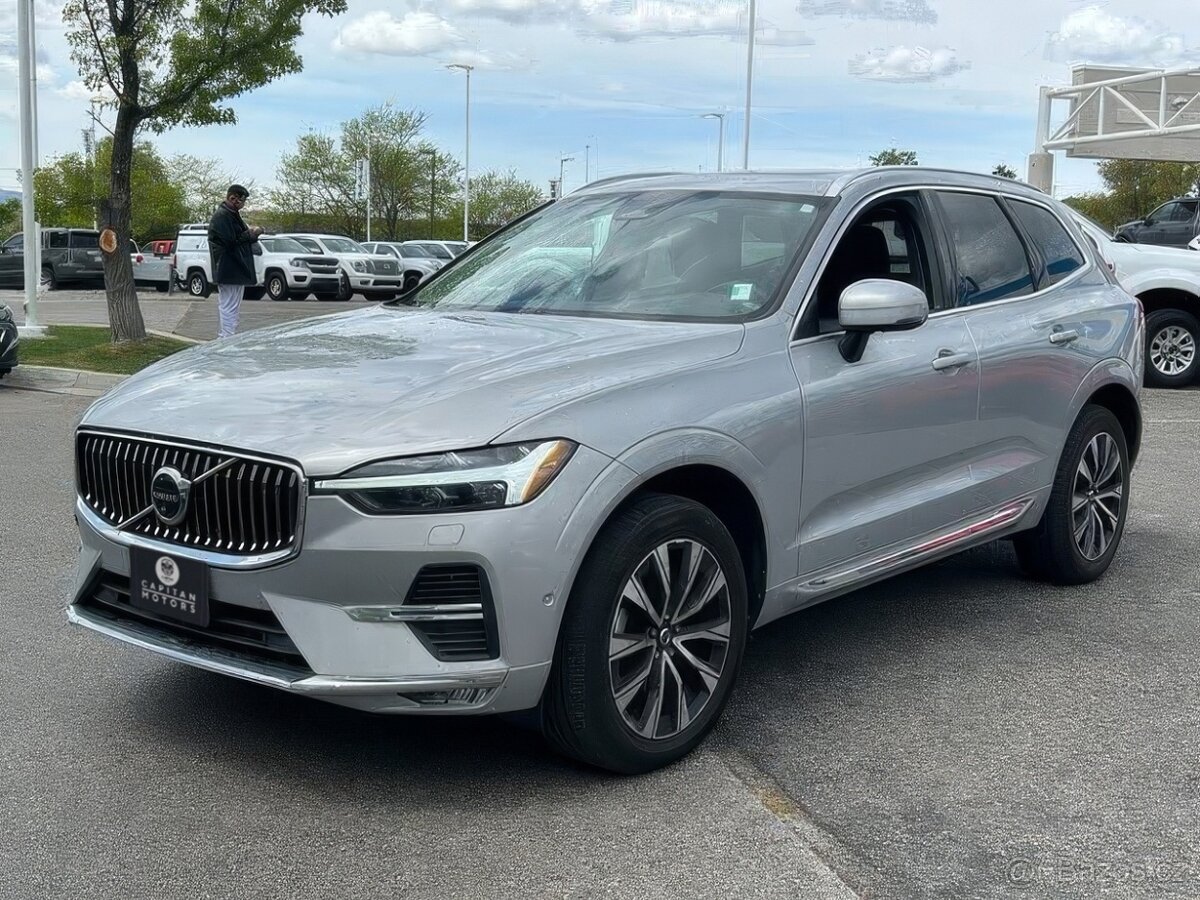 2023 Volvo XC60 B5 Plus Bright Theme AWD 2.0