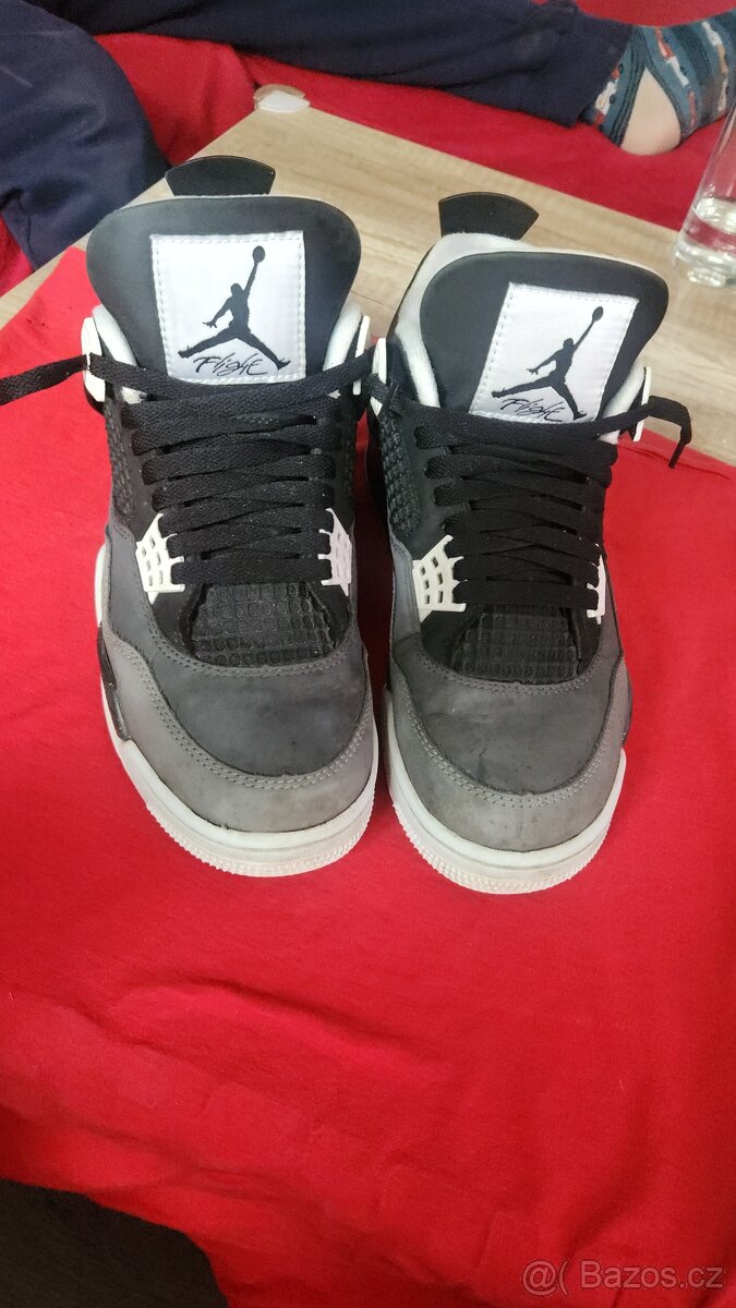 Jordan 4