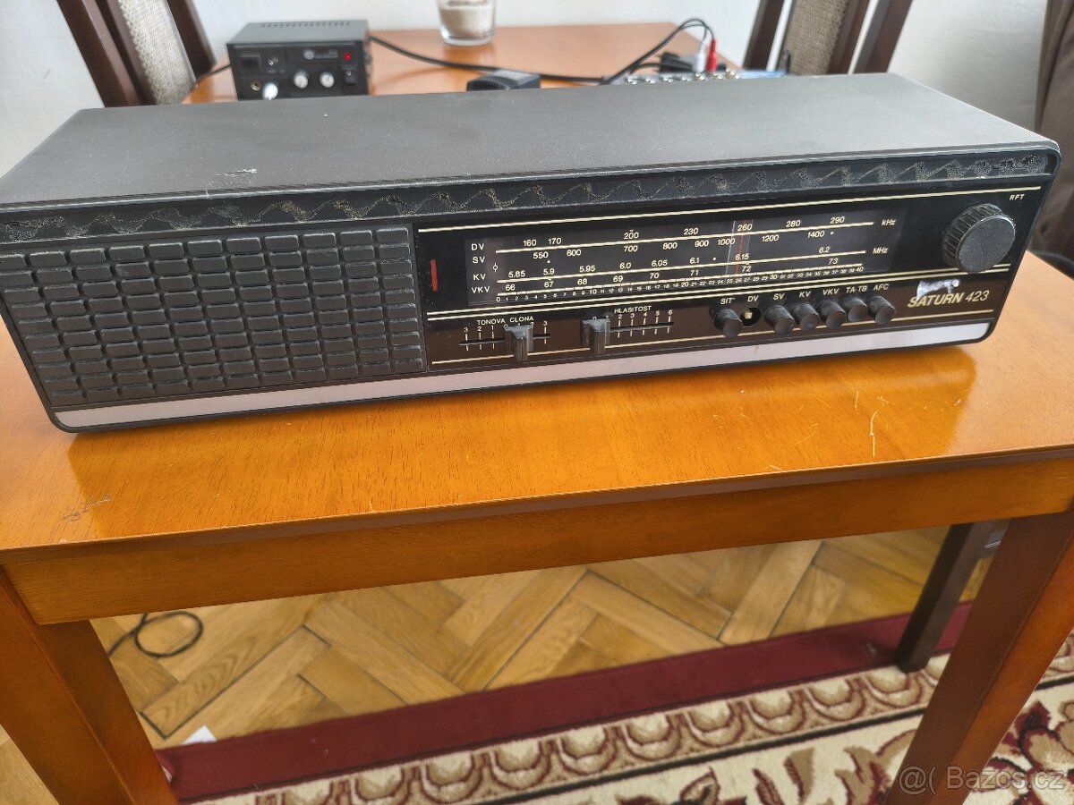 Rádio RFT Saturn MR 423