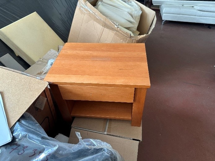 Prodej souboru stolků