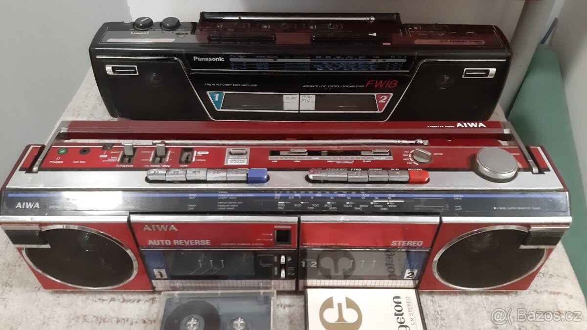 Radiomagnetofon aiwa a panasonic...celkem 1800 za oba
