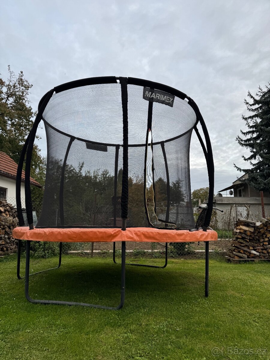 Trampolína