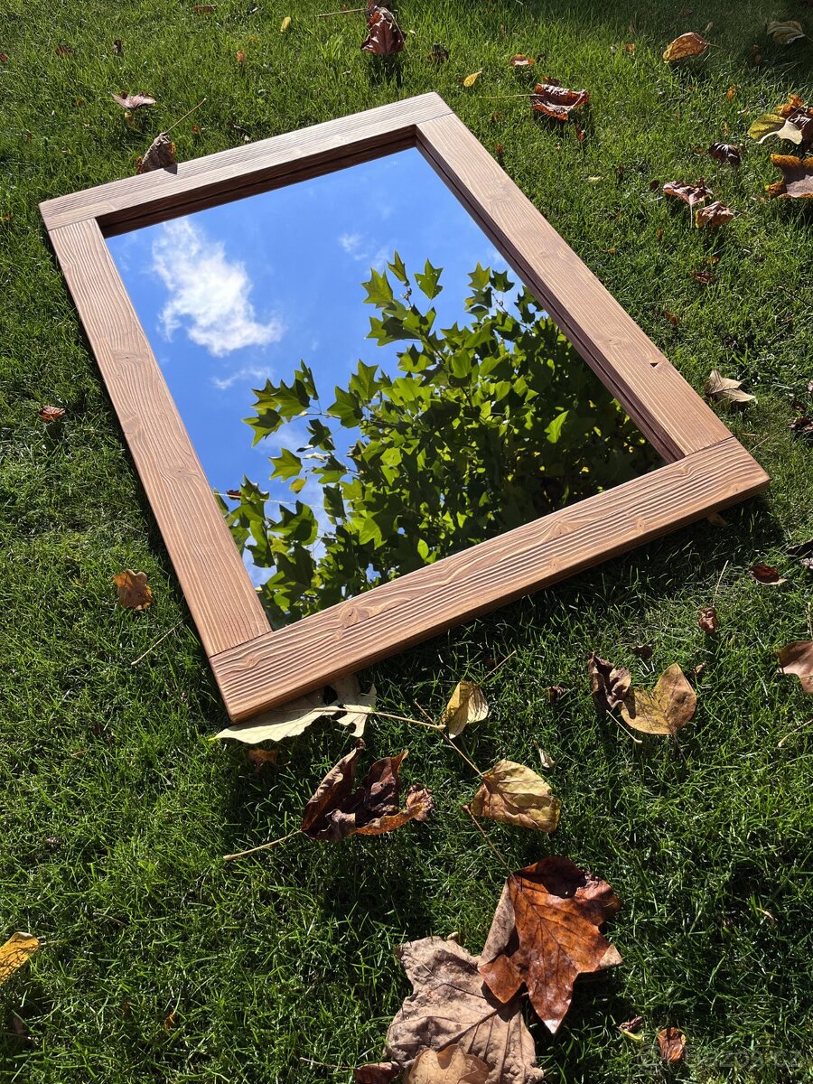 Zrcadlo v dřevěném rámu 50x70cm - světlý ořech