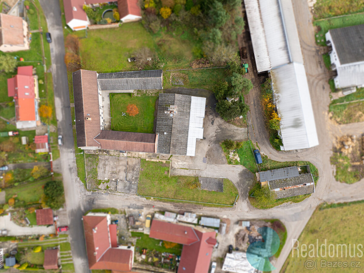 Prodej, komerční areál 512 m2, pozemek 2.346 m2, Křenov, Čes