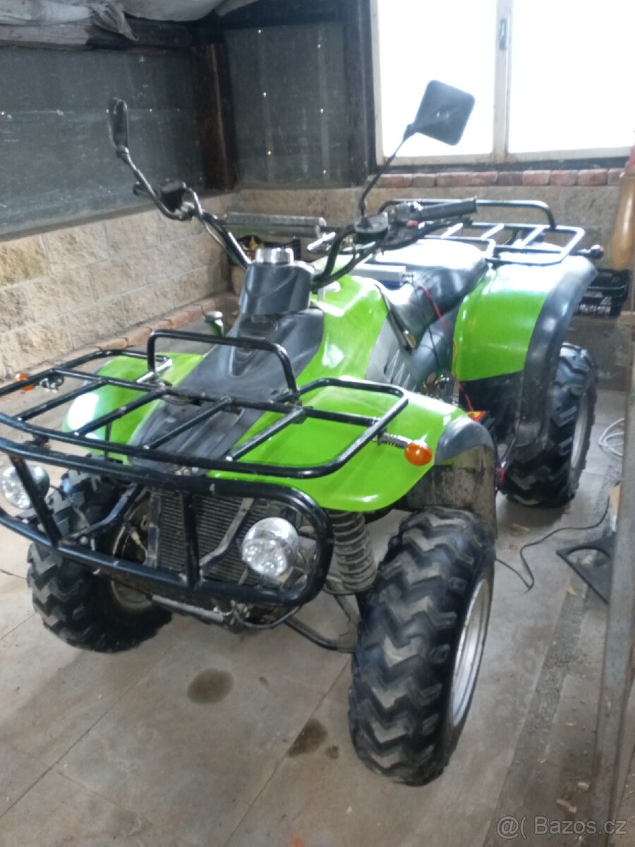 Čtyřkolka Linhai 260